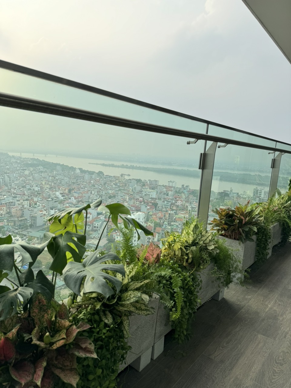 Bán căn hộ Sunshine Golden River 161m2, 3 ngủ, 2vs, view đẹp. 2