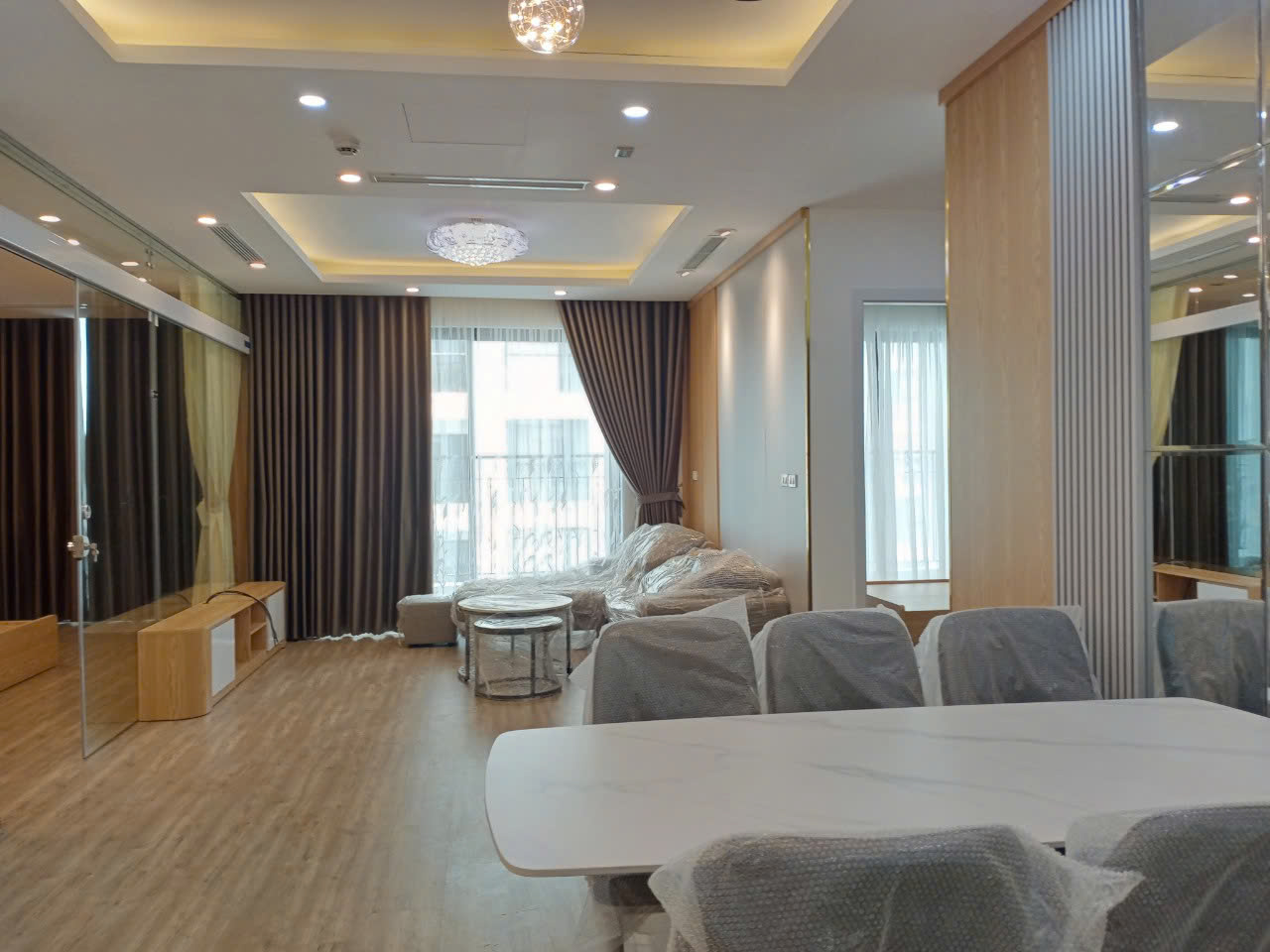 Chính chủ gửi cho thuê căn hộ 3 ngủ siêu đẹp toà R1 Sunshine Riverside 3