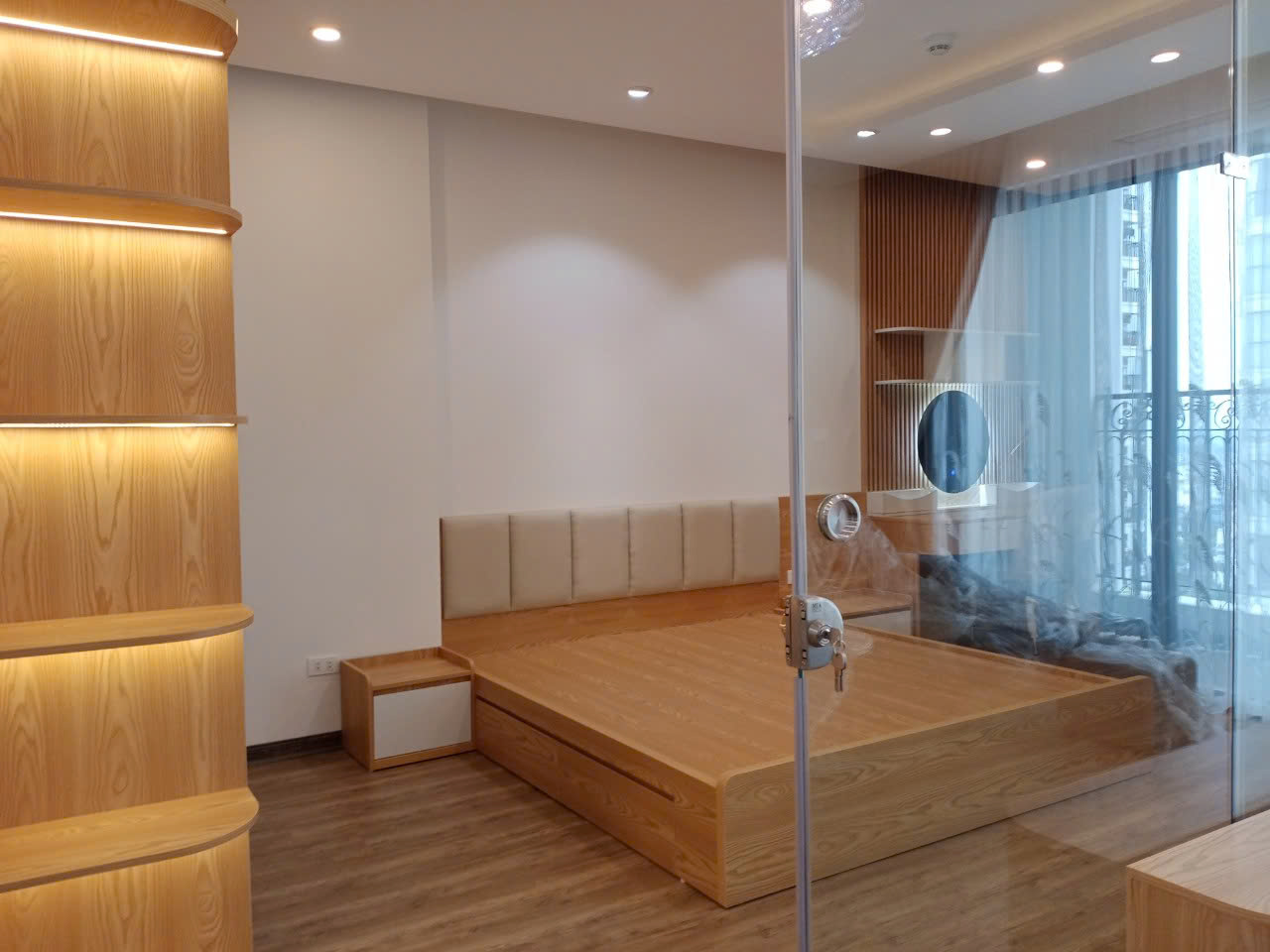 Chính chủ gửi cho thuê căn hộ 3 ngủ siêu đẹp toà R1 Sunshine Riverside 4