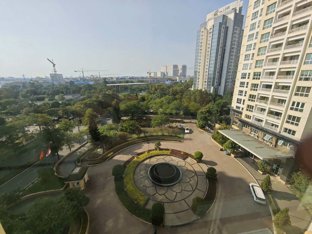 Bán căn hộ 3 ngủ 145m2 view sân trước tòa P1 Ciputra nội thất cơ bản giá tốt