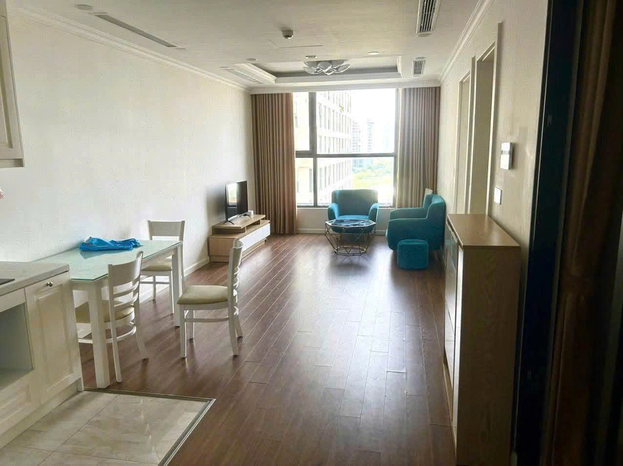 Cho thuê căn hộ Sunshine Riverside tòa R2-807 - DT: 62m2/2PN/1WC/1 ban công cửa Bắc view hồ bơi