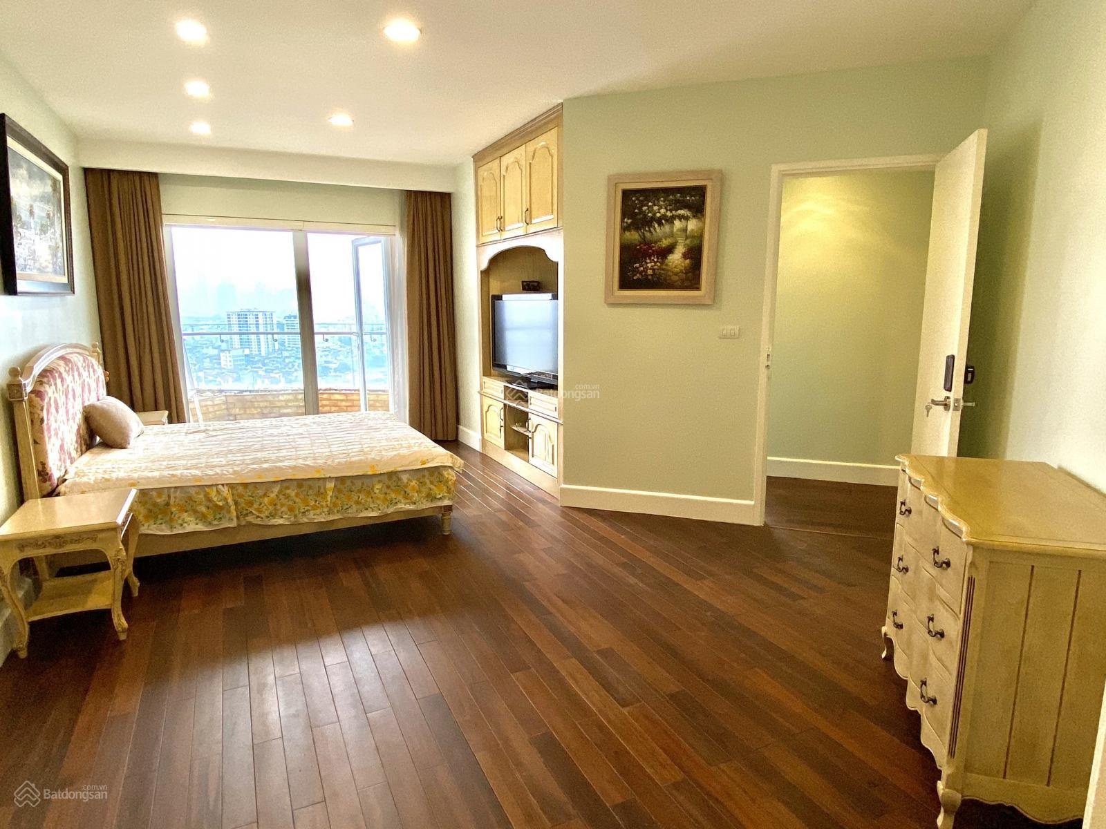 Chủ nhà gửi cho thuê căn hộ penthouse 5 phòng ngủ tại dự án Sunshine Crystal River